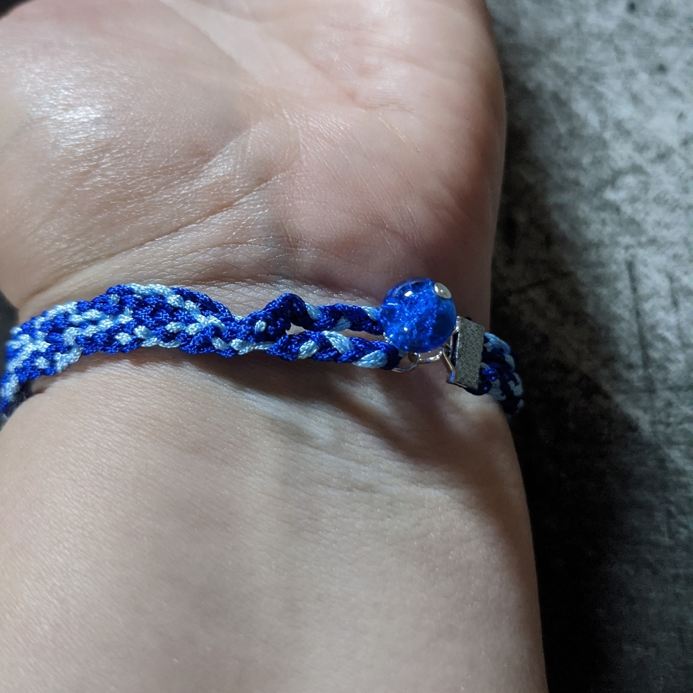 Handmade bracelet - Picture 2 of 5